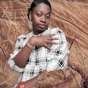 Meet your Posher, Eva